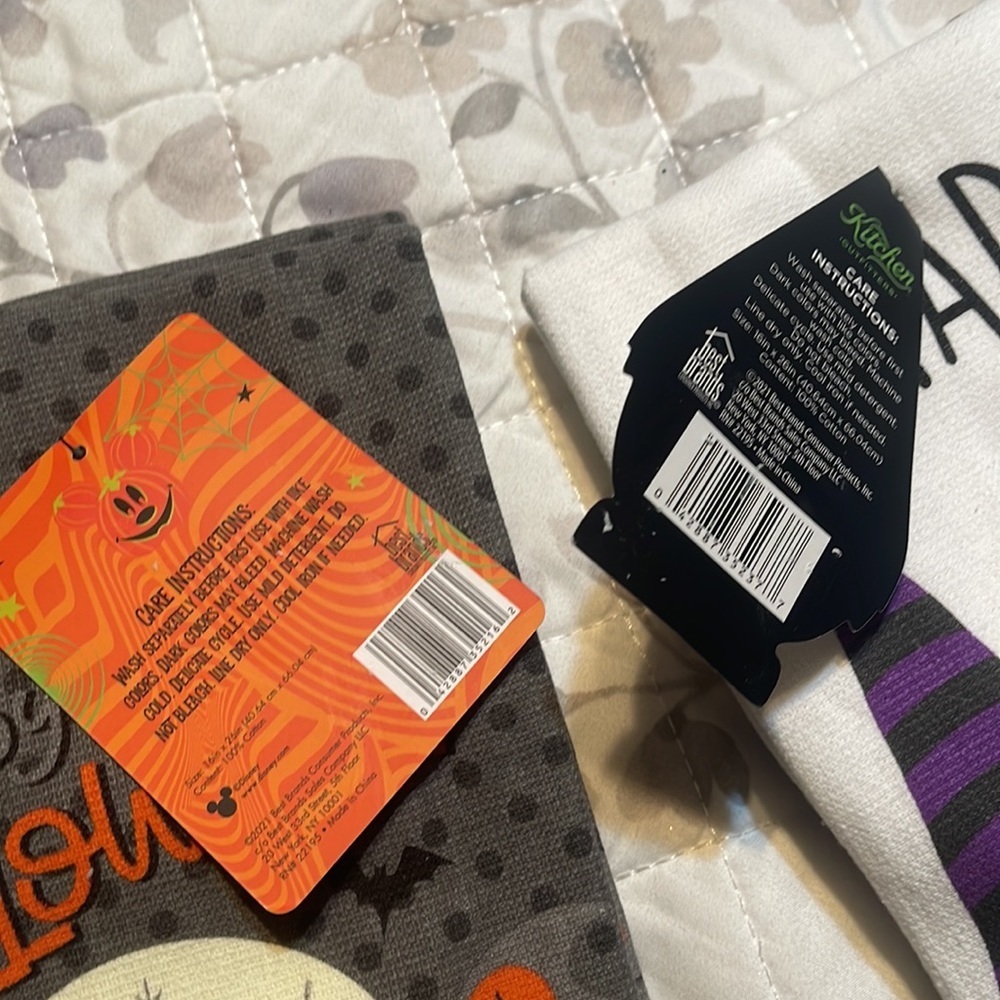New Two packs of Halloween character kitchen towels - Picture 6 of 6